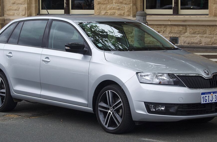 Skoda Rapid Wymiary: dane techniczne i porównanie z konkurencją.