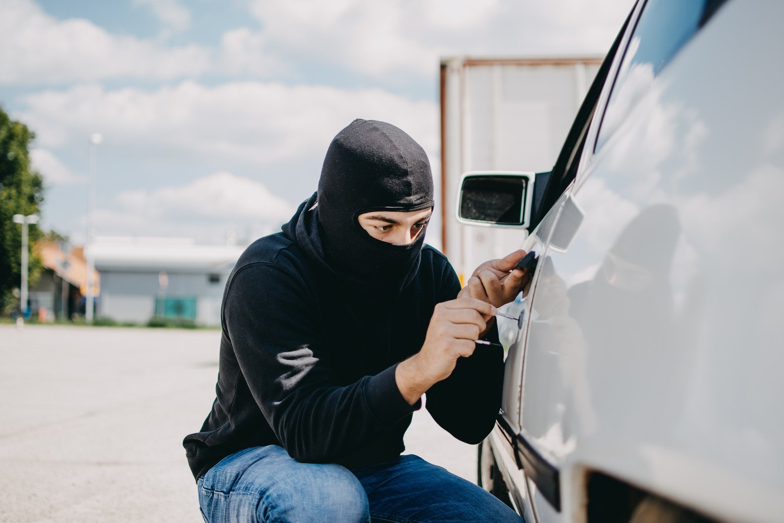 Jak Zabezpieczyć Auto Przed Kradzieżą: Nowoczesne Metody