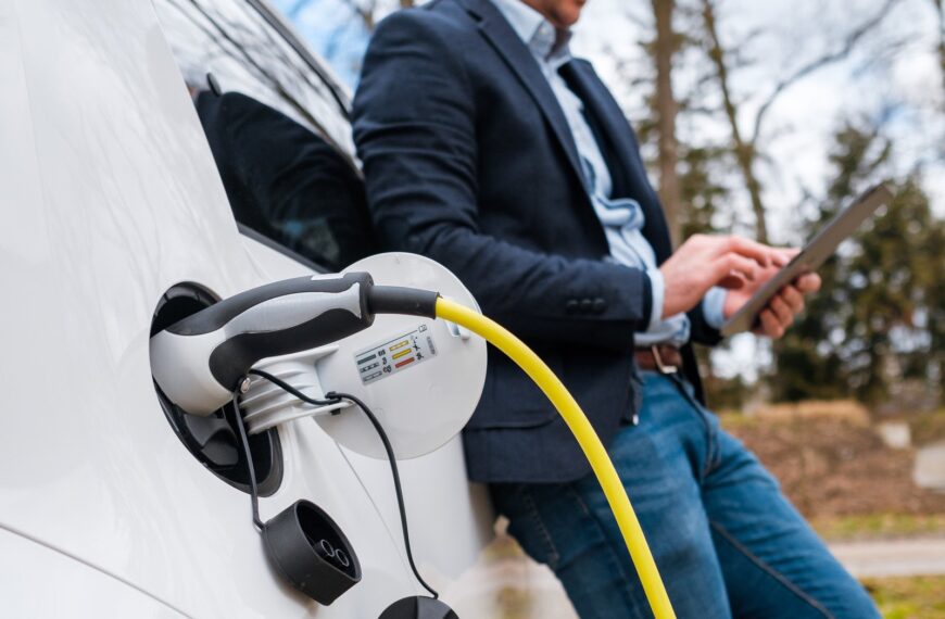Jak Prawidłowo Użytkować Samochód Elektryczny w Zimie?