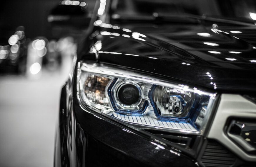Modernizacja Oświetlenia Samochodowego: LED vs. Halogen