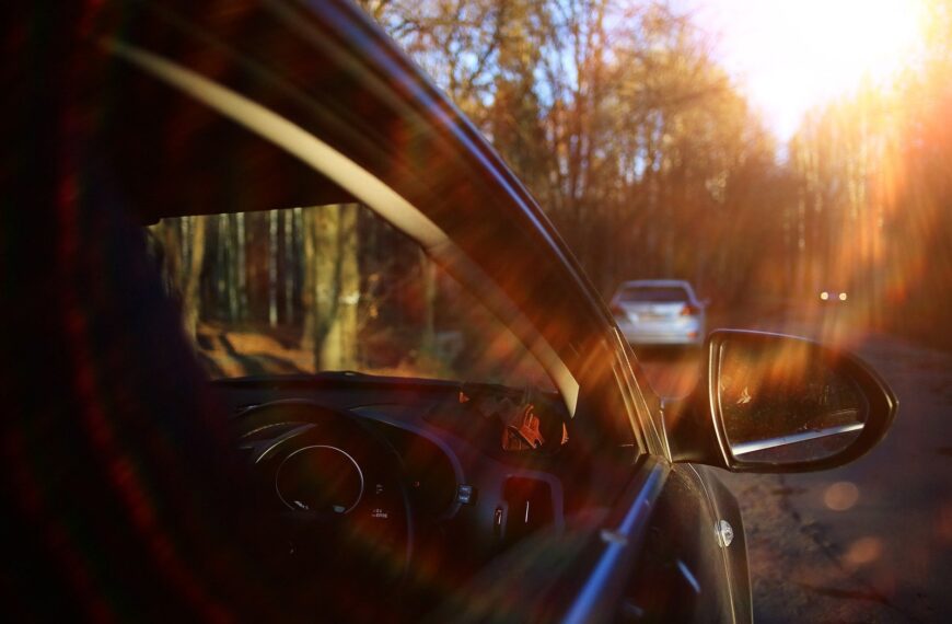 Jak przygotować samochód do jesiennych warunków drogowych?